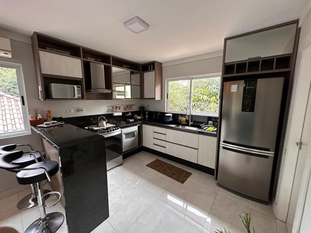 Charming Home 2 Min. From Barigui Park كوريتيبا المظهر الخارجي الصورة